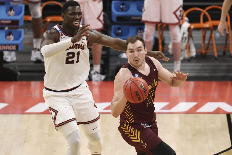 Loyola+Chicago+has+advanced+in+the+March+Madness+tournament+after+their+71-58+victory+over+Illinois.+The+team+will+start+the+Sweet+Sixteen+round+with+a+game+against+Oregon+State.